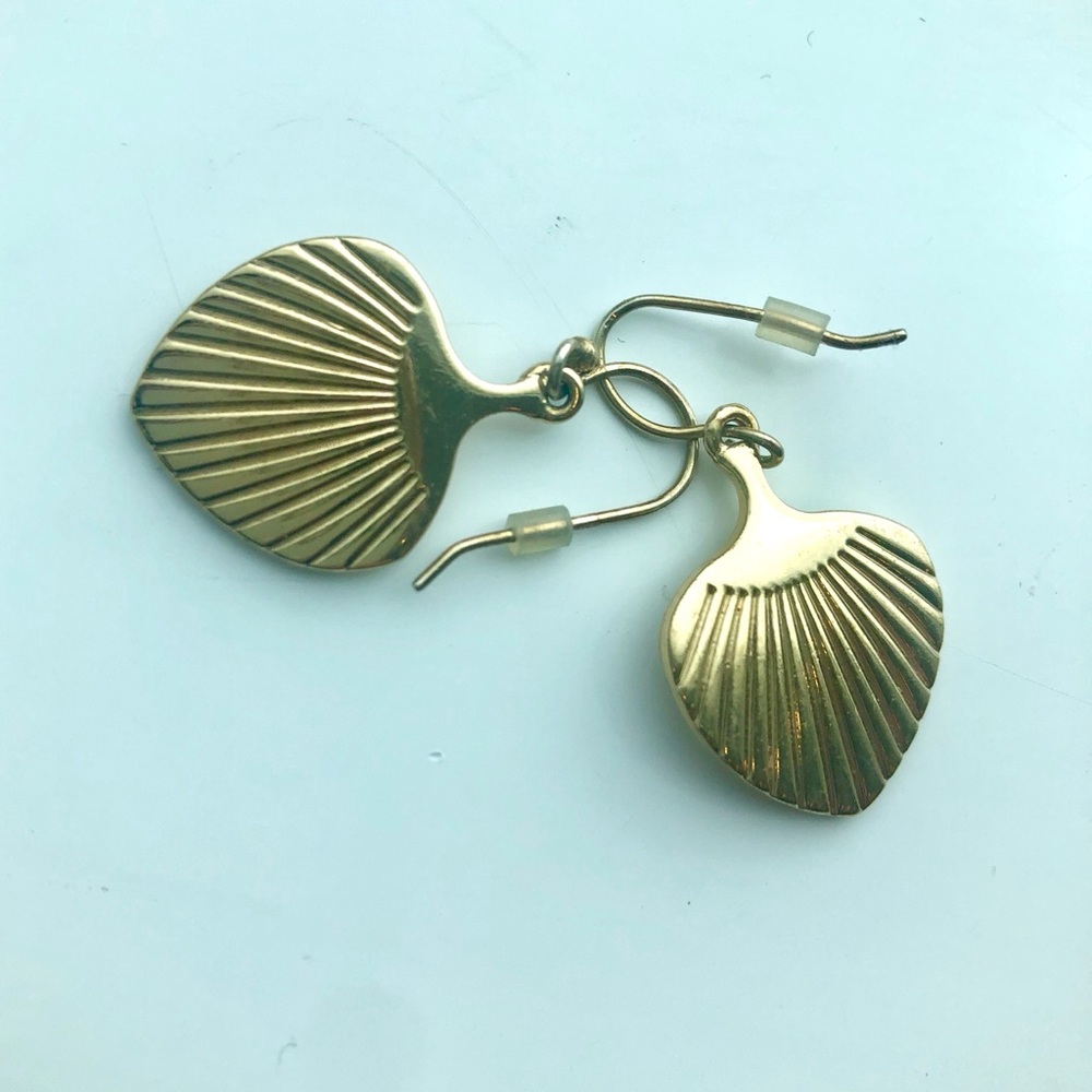 Gold Shell Drop Earrings (think Lilly Pulitzer)